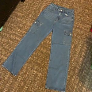 Shein Women’s Jeans Size M. Never worn.